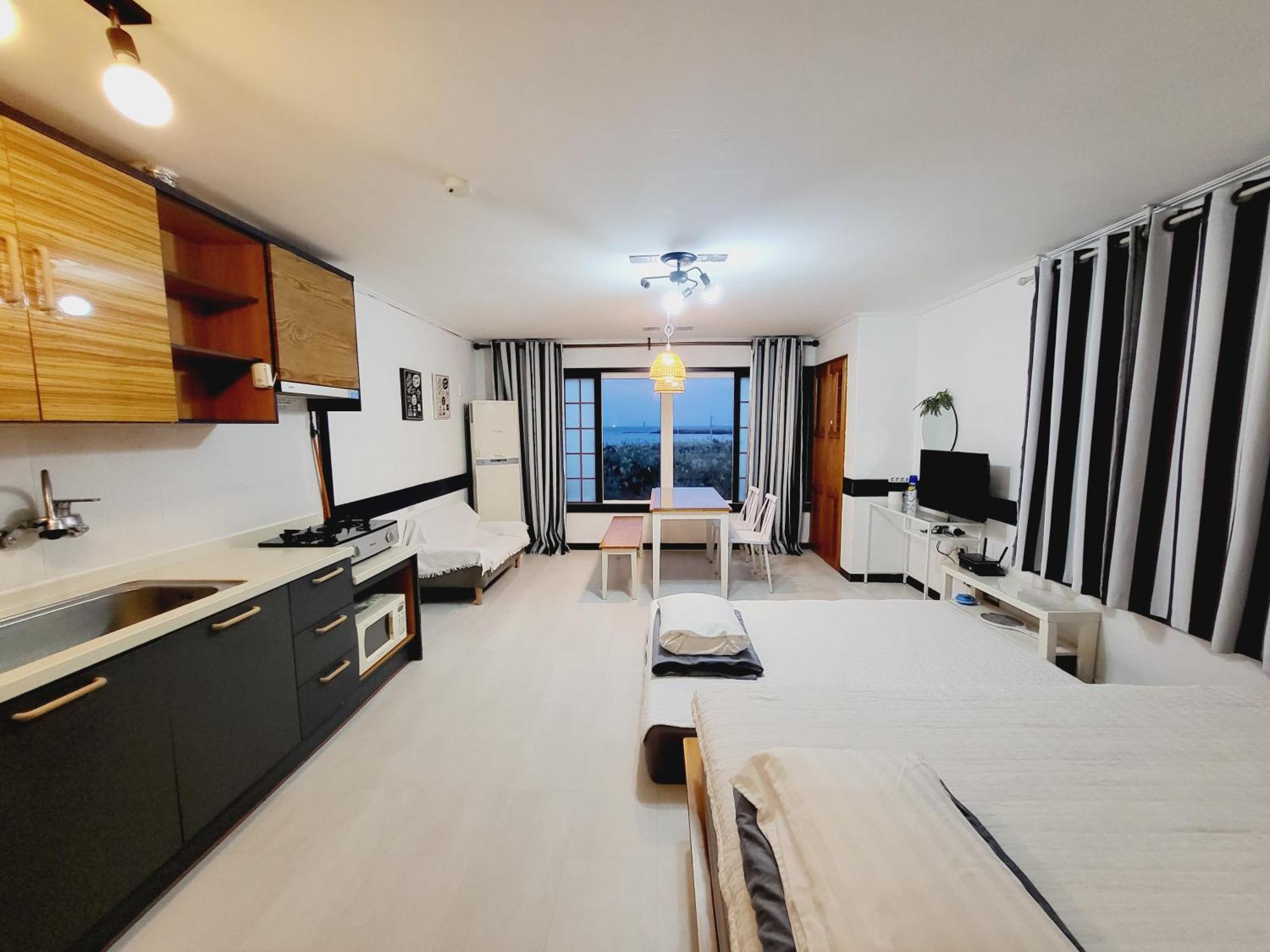 Morning Beach Pension Jeju Bagian luar foto