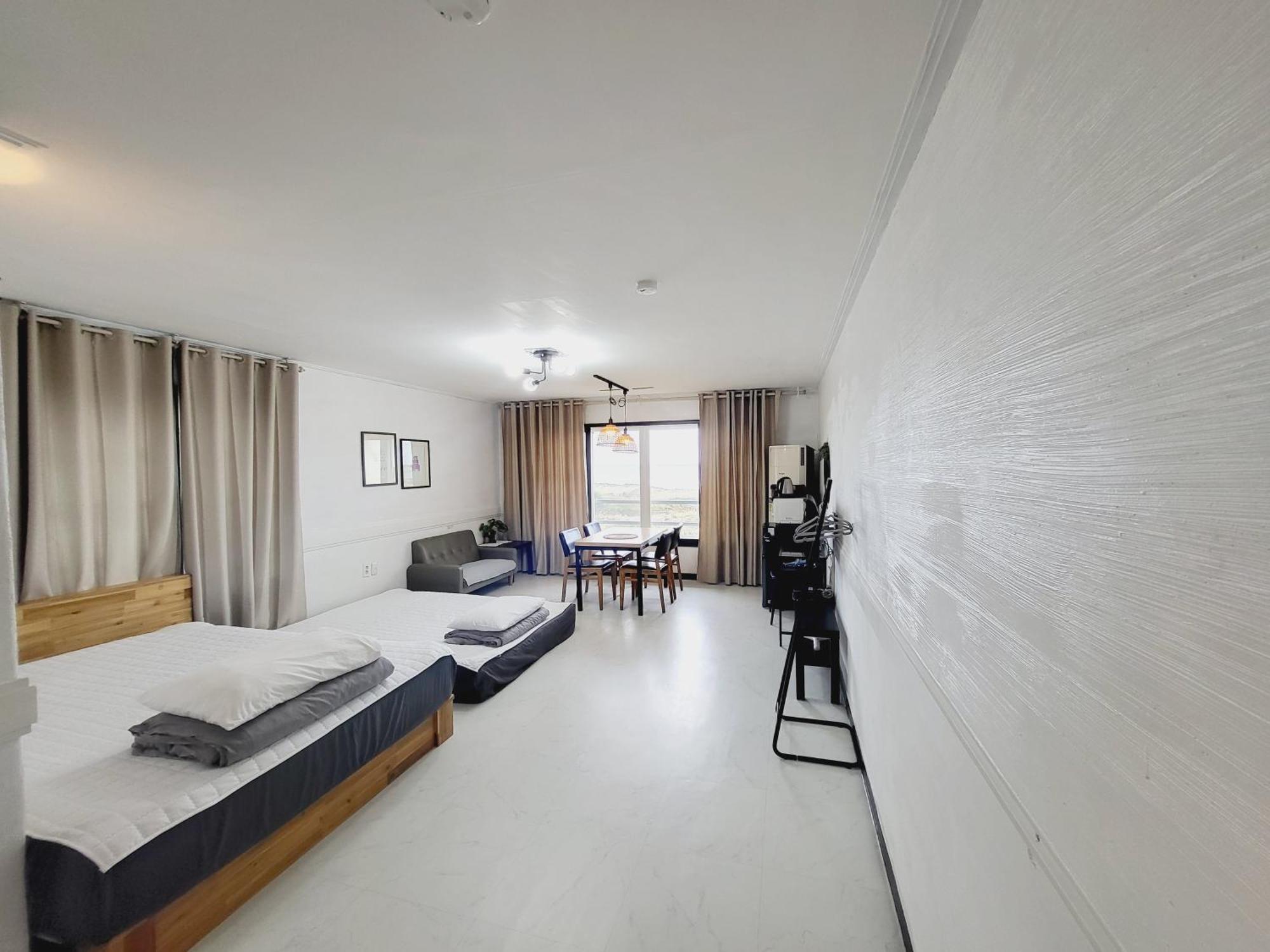 Morning Beach Pension Jeju Bagian luar foto